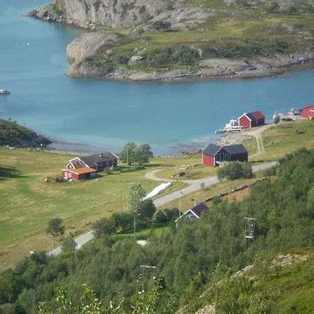 Esjeholmen Feriehus *