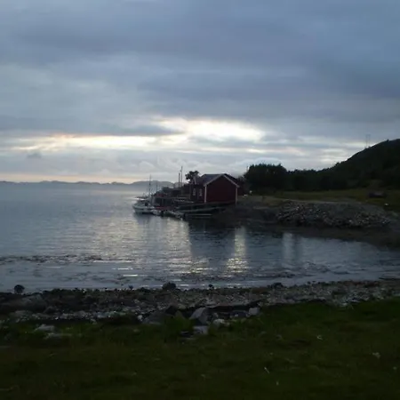 Esjeholmen Feriehus Vakantiehuis Jektvik