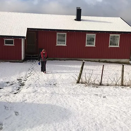 Esjeholmen Feriehus Jektvik