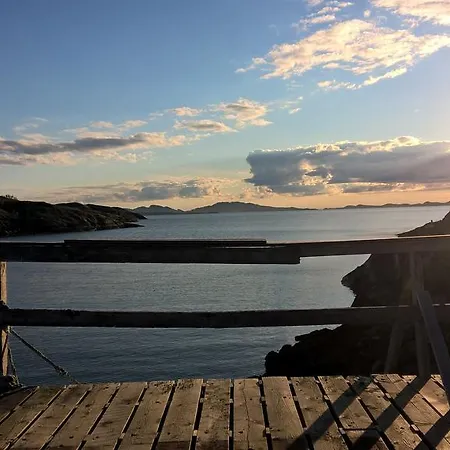 Esjeholmen Feriehus Jektvik