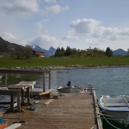 Esjeholmen Feriehus Jektvik