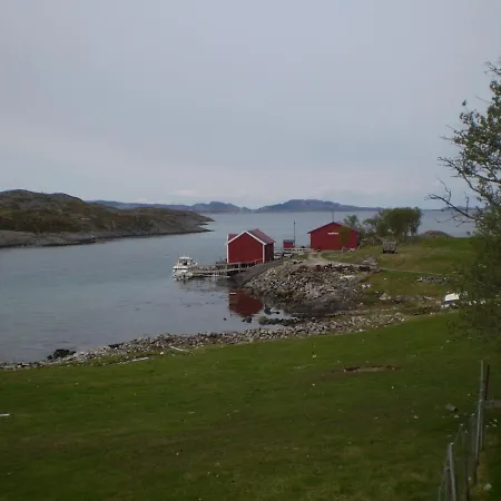 Esjeholmen Feriehus *